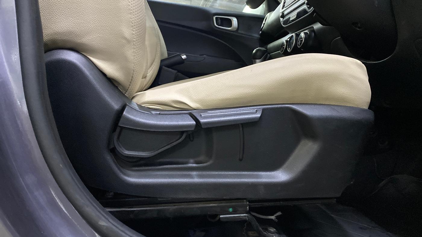 2019 Hyundai VENUE SX PLUS 1.0 TURBO DCT, Petrol, Automatic, 37,779 km, Driver Side Adjustment Panel