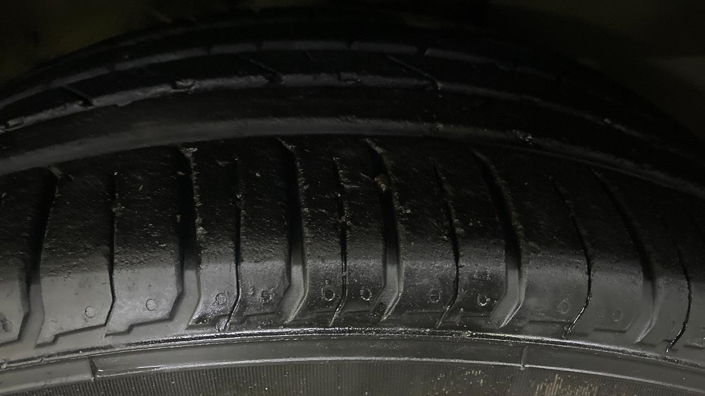 2019 Hyundai VENUE SX PLUS 1.0 TURBO DCT, Petrol, Automatic, 37,779 km, Right Front Tyre Tread
