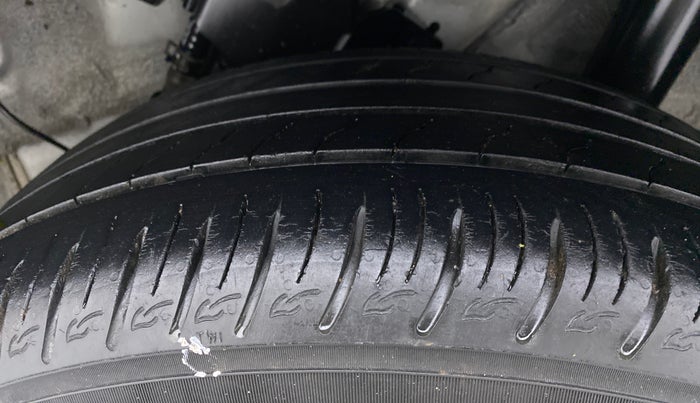 2019 Hyundai VENUE 1.4 CRDI MT SX, Diesel, Manual, 39,005 km, Left Rear Tyre Tread