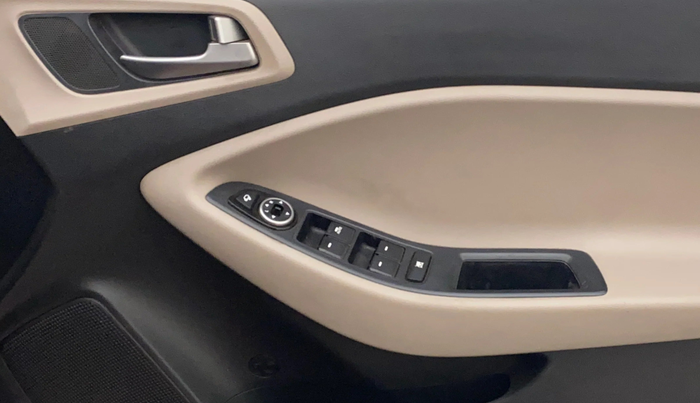 2015 Hyundai Elite i20 SPORTZ 1.2, Petrol, Manual, 46,712 km, Driver Side Door Panels Control