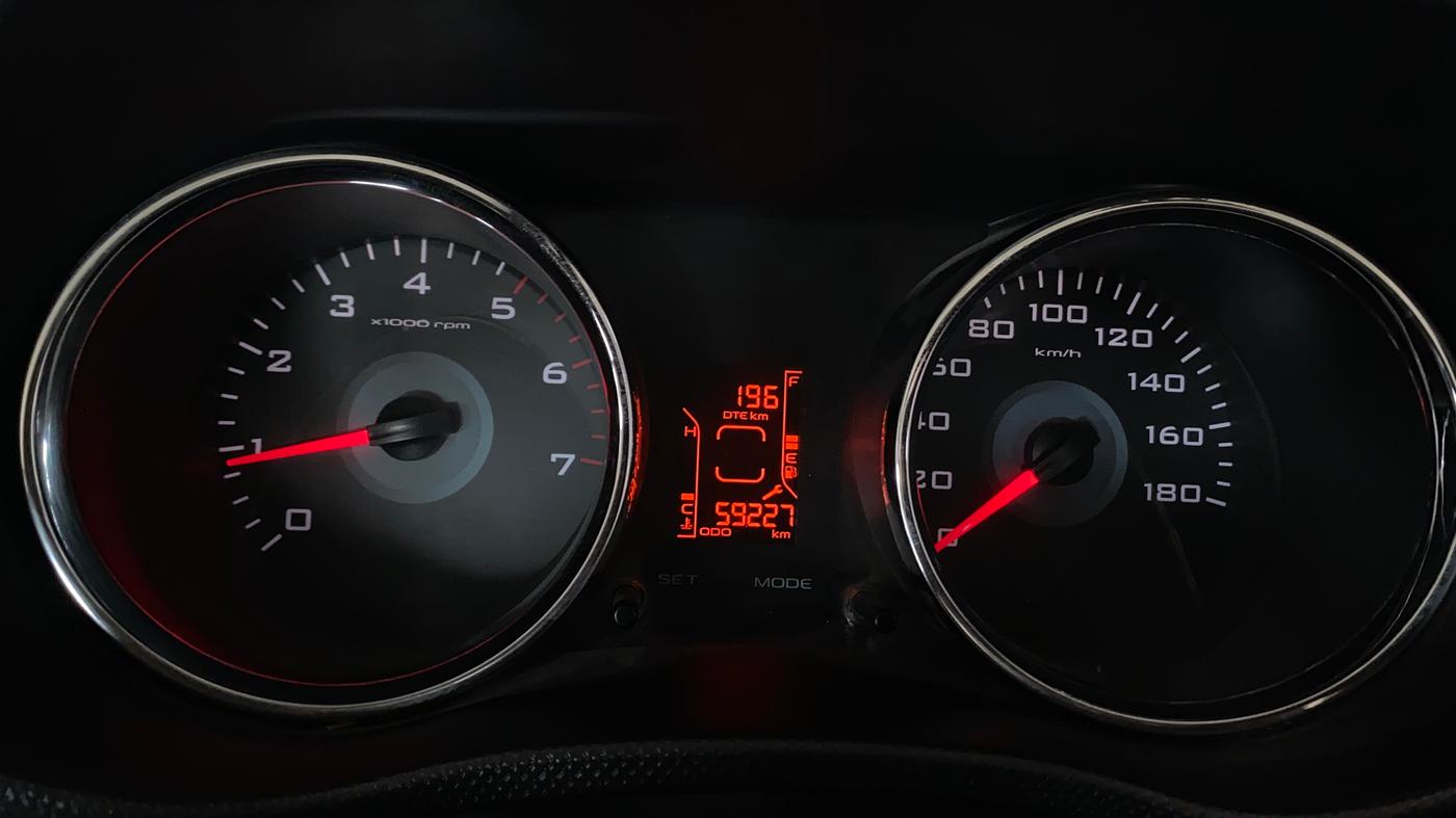 2017 Mahindra TUV300 T8, Diesel, Manual, 59,412 km, Odometer Image