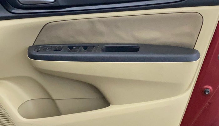 2018 Honda Amaze 1.2L I-VTEC S, CNG, Manual, 43,588 km, Driver Side Door Panels Control