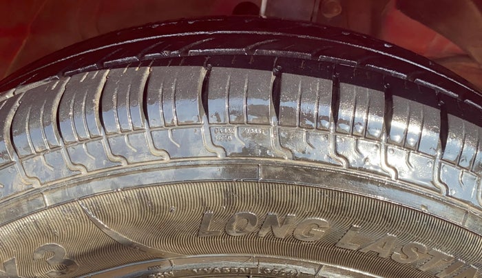 2020 Maruti Swift VXI, Petrol, Manual, 82,121 km, Right Front Tyre Tread