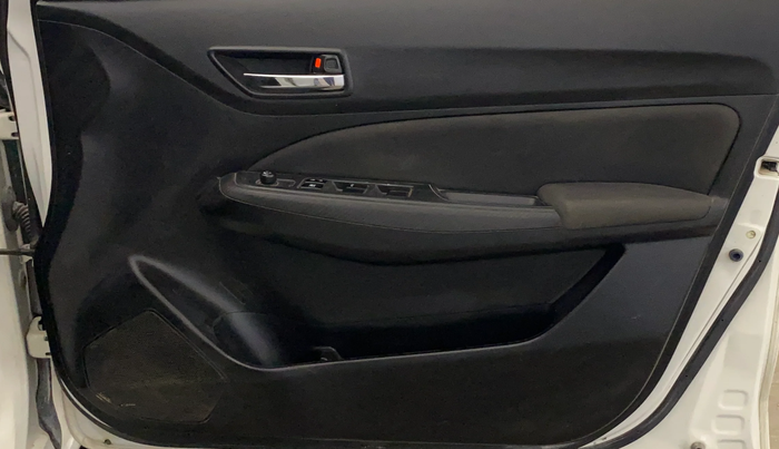 2023 Maruti Swift VXI, Petrol, Manual, 40,211 km, Driver Side Door Panels Control