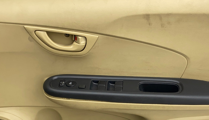 2016 Honda Amaze 1.2L I-VTEC S, Petrol, Manual, 62,431 km, Driver Side Door Panels Control