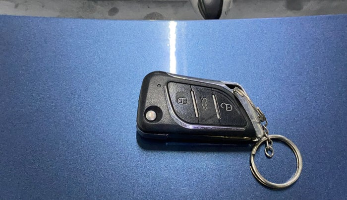 2016 Honda Amaze 1.2L I-VTEC VX, Petrol, Manual, 78,346 km, Key Close Up