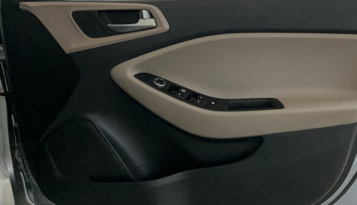 2019 Hyundai Elite i20 MAGNA PLUS 1.2, Petrol, Manual, 71,177 km, Driver Side Door Panels Control