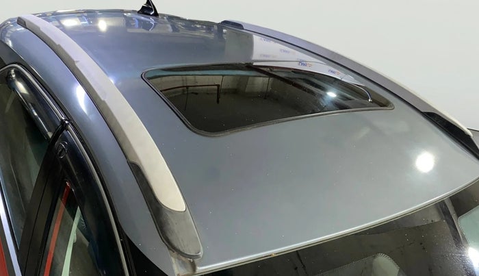 2022 Tata NEXON XZ PLUS (HS) PETROL DUAL TONE, Petrol, Manual, 87,846 km, Moonroof/ Sunroof