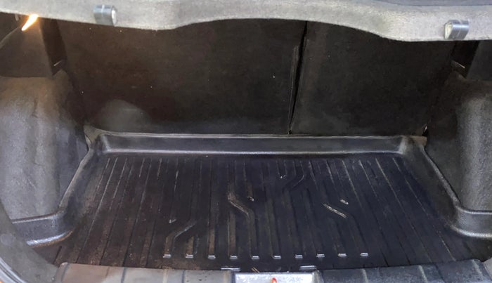 2022 Tata NEXON XZ PLUS (HS) PETROL DUAL TONE, Petrol, Manual, 87,846 km, Boot Inside