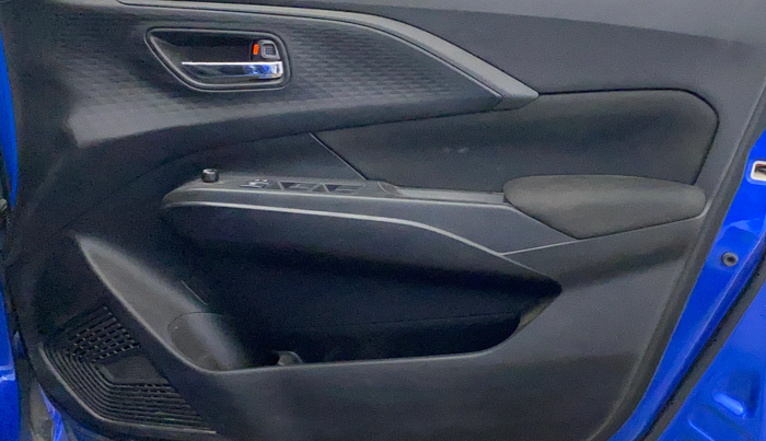 2024 Maruti Swift VXi AMT, Petrol, Automatic, 5,418 km, Driver Side Door Panels Control