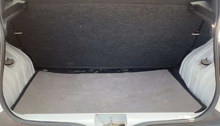 2019 Renault Kwid RXT 1.0 AMT (O), Petrol, Automatic, 60,127 km, Boot Inside