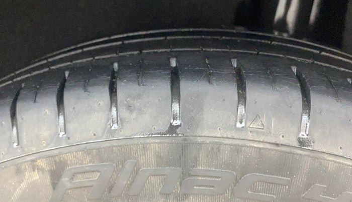 2020 Toyota Glanza G, Petrol, Manual, 42,958 km, Left Rear Tyre Tread