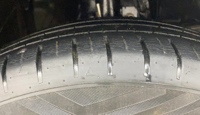 2020 Toyota Glanza G, Petrol, Manual, 42,958 km, Right Front Tyre Tread