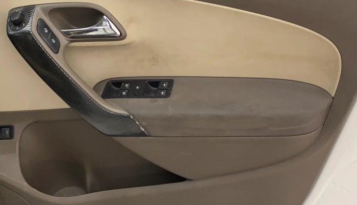 2016 Skoda Rapid AMBITION 1.6 MPI MT, Petrol, Manual, 66,557 km, Driver Side Door Panels Control