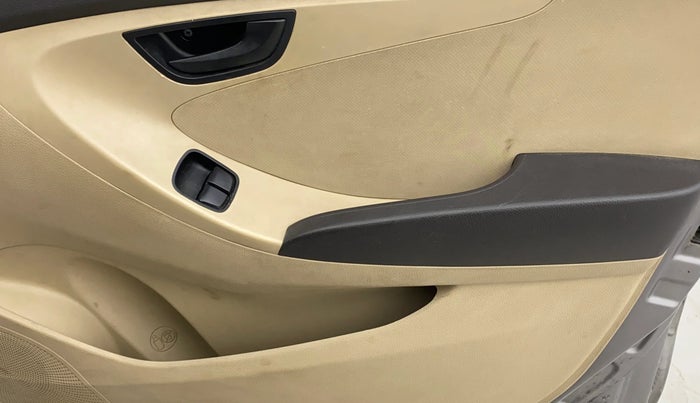 2012 Hyundai Eon ERA +, Petrol, Manual, 65,791 km, Driver Side Door Panels Control