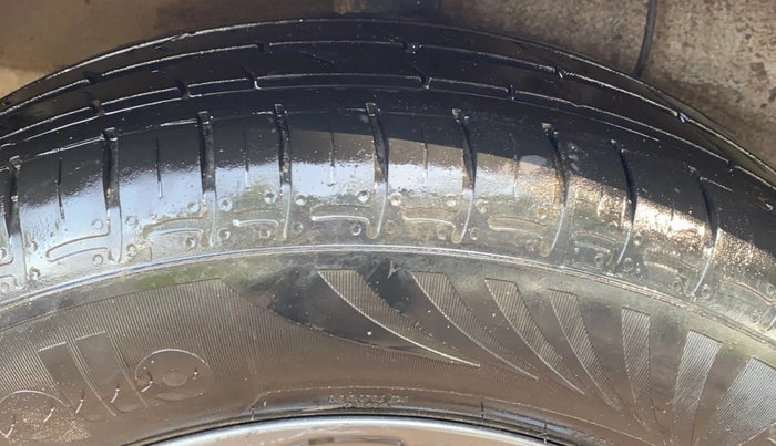 2022 Hyundai GRAND I10 NIOS SPORTZ 1.2 KAPPA VTVT, Petrol, Manual, 26,782 km, Right Rear Tyre Tread