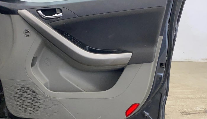 2019 Tata NEXON XZA PLUS PETROL, Petrol, Automatic, 76,863 km, Driver Side Door Panels Control