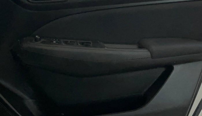 2019 Maruti Swift VXI AMT, Petrol, Automatic, 44,450 km, Driver Side Door Panels Control