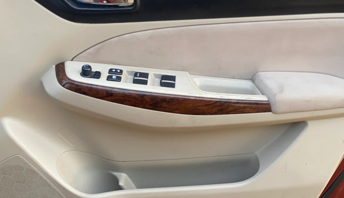 2017 Maruti Dzire ZXI PLUS AMT, Petrol, Automatic, 58,212 km, Driver Side Door Panels Control