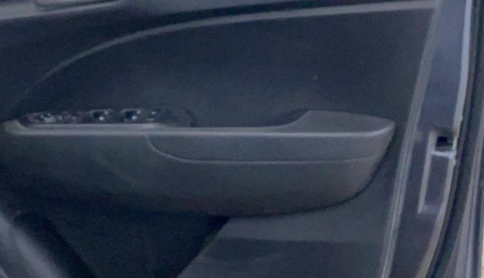 2021 Hyundai VENUE SX 1.0 TURBO IMT, Petrol, Manual, 47,826 km, Driver Side Door Panels Control