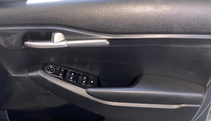 2023 KIA SELTOS HTK 1.5 DIESEL IMT, Diesel, Manual, 30,852 km, Driver Side Door Panels Control