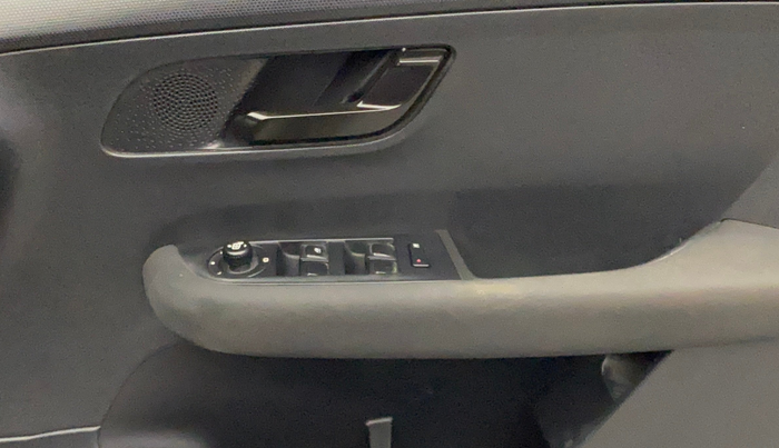 2021 Tata ALTROZ XZ PLUS I-TURBO PETROL DARK EDITION, Petrol, Manual, 74,268 km, Driver Side Door Panels Control