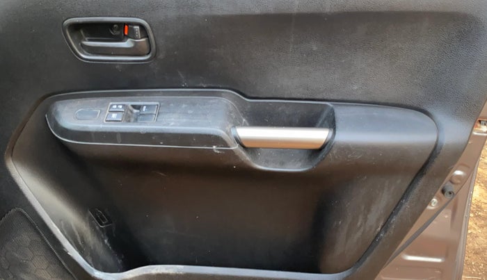 2018 Maruti IGNIS SIGMA 1.2, Petrol, Manual, 57,597 km, Driver Side Door Panels Control