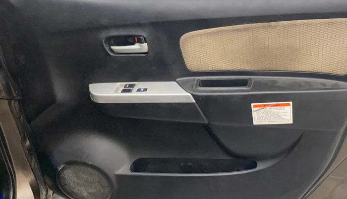 2017 Maruti Wagon R 1.0 LXI CNG, CNG, Manual, 95,496 km, Driver Side Door Panels Control