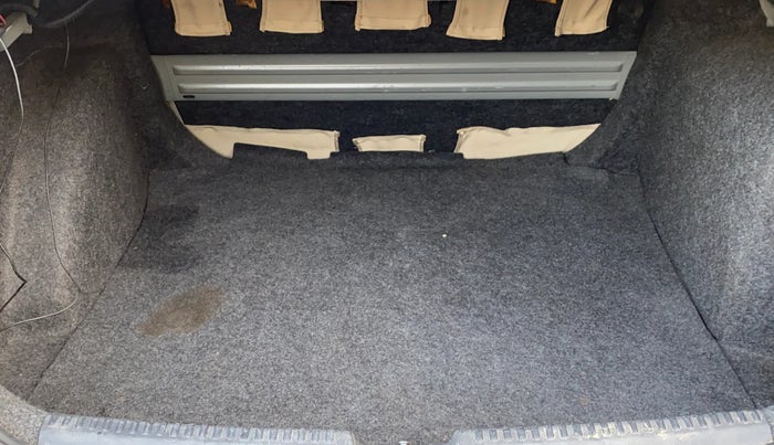 2017 Skoda Rapid AMBITION 1.5 TDI AT, Diesel, Automatic, 86,305 km, Boot Inside