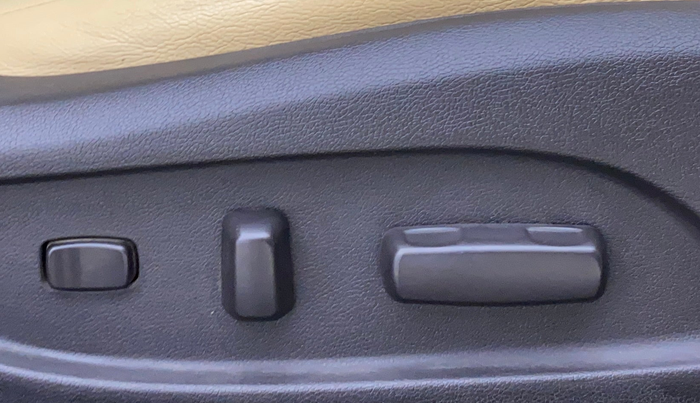 2012 Hyundai Sonata 2.4 GDI MT, Petrol, Manual, 1,07,044 km, Driver Side Adjustment Panel