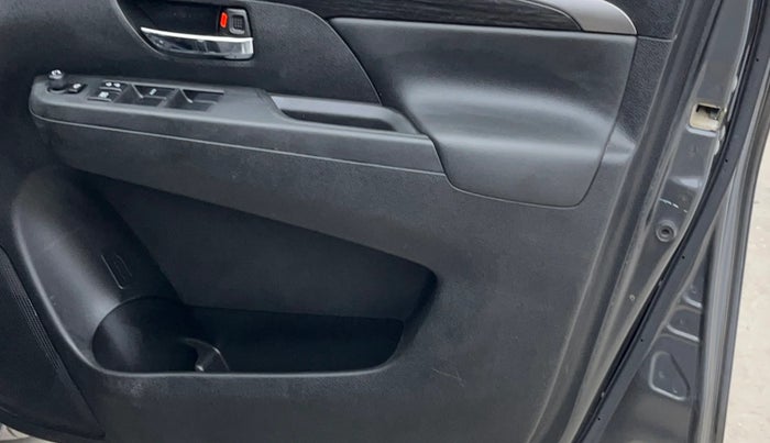 2023 Maruti XL6 ALPHA MT, Petrol, Manual, 32,539 km, Driver Side Door Panels Control