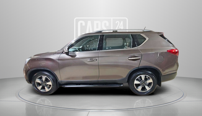 2019 Mahindra ALTURAS G4 4WD AT, Diesel, Automatic, 1,05,681 km, Left Side