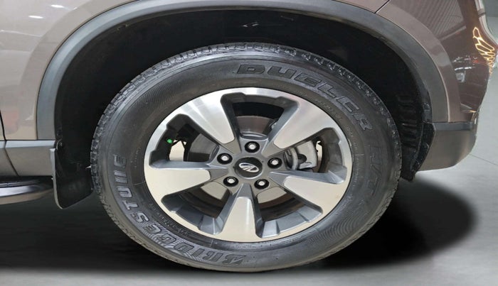 2019 Mahindra ALTURAS G4 4WD AT, Diesel, Automatic, 1,05,681 km, Right Front Wheel