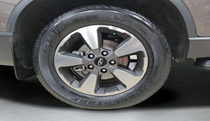 2019 Mahindra ALTURAS G4 4WD AT, Diesel, Automatic, 1,05,681 km, Right Rear Wheel