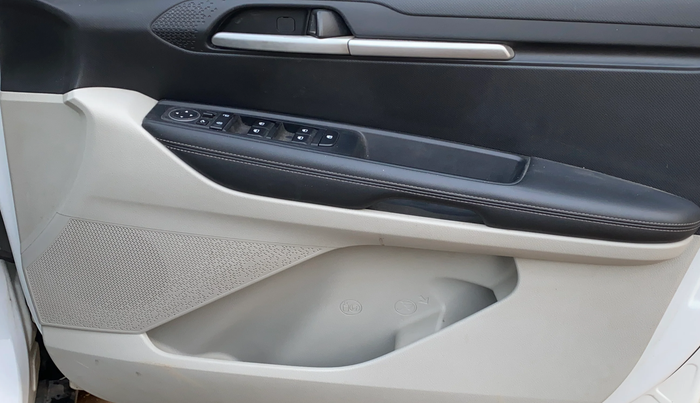 2021 KIA SONET HTX 1.0 IMT, Petrol, Manual, 29,512 km, Driver Side Door Panels Control