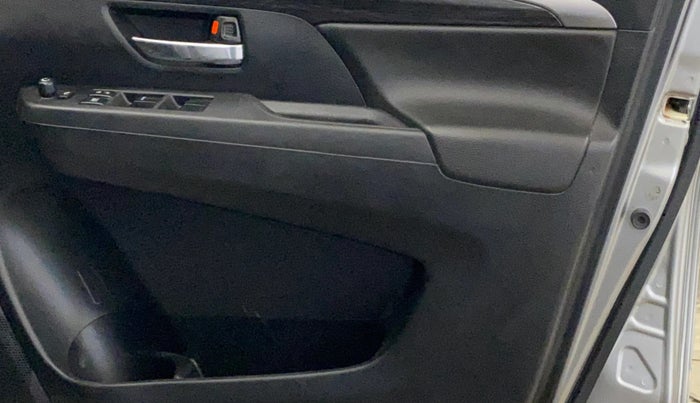 2021 Maruti XL6 ALPHA MT, Petrol, Manual, 91,044 km, Driver Side Door Panels Control