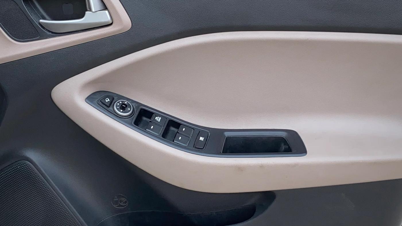 2019 Hyundai Elite i20 ASTA 1.2, Petrol, Manual, 52,008 km, Driver Side Door Panels Control