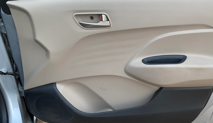 2019 Hyundai NEW SANTRO SPORTZ AMT, CNG, Automatic, 52,356 km, Driver Side Door Panels Control