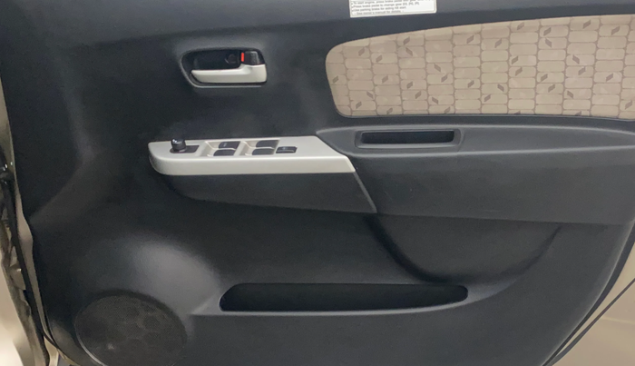 2016 Maruti Wagon R 1.0 VXI AMT, Petrol, Automatic, 95,709 km, Driver Side Door Panels Control