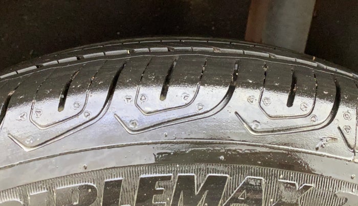 2016 Ford Ecosport TITANIUM 1.5L DIESEL, Diesel, Manual, 1,09,315 km, Left Rear Tyre Tread