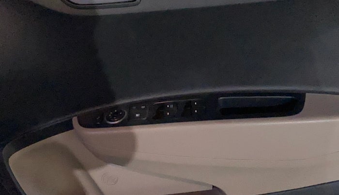 2017 Hyundai Grand i10 SPORTZ (O) 1.2 KAPPA VTVT, Petrol, Manual, 38,898 km, Driver Side Door Panels Control