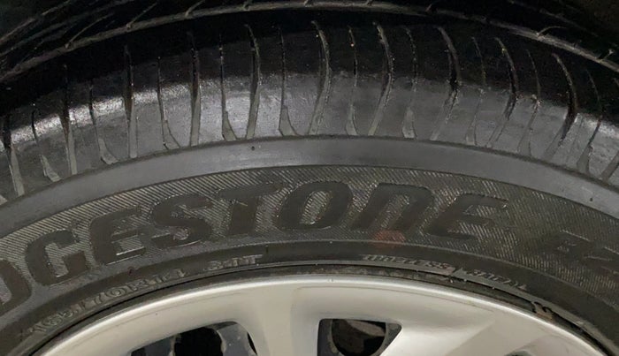 2017 Hyundai Grand i10 SPORTZ (O) 1.2 KAPPA VTVT, Petrol, Manual, 38,898 km, Left Front Tyre Tread