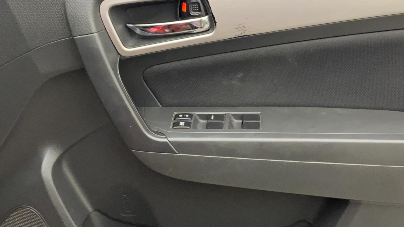 2017 Maruti Vitara Brezza ZDI PLUS DUAL TONE, Diesel, Manual, 1,29,768 km, Driver Side Door Panels Control