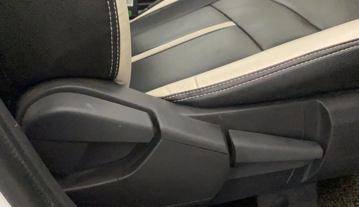 2021 Nissan MAGNITE XV MT, Petrol, Manual, 16,086 km, Driver Side Adjustment Panel