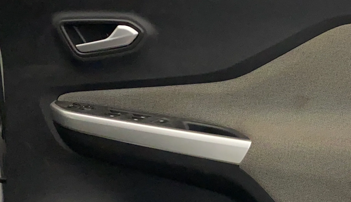 2021 Nissan MAGNITE XV MT, Petrol, Manual, 16,086 km, Driver Side Door Panels Control