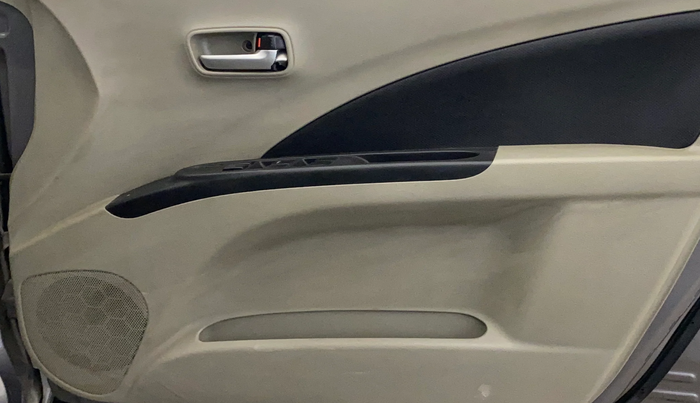 2014 Maruti Celerio VXI, Petrol, Manual, 49,061 km, Driver Side Door Panels Control