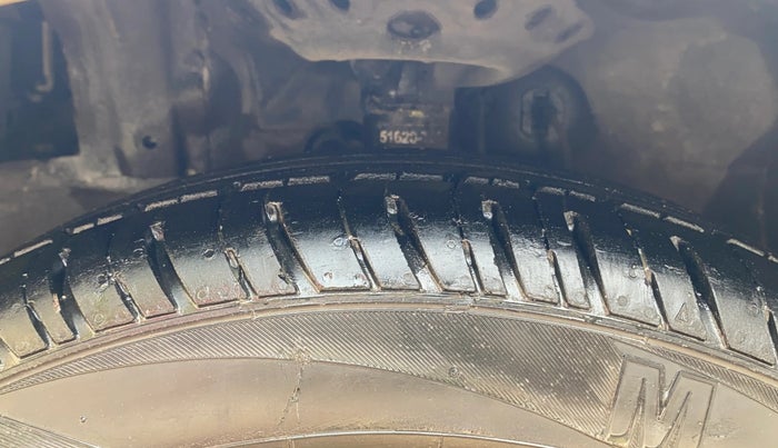 2015 Honda Brio VX MT, Petrol, Manual, 37,813 km, Left Front Tyre Tread