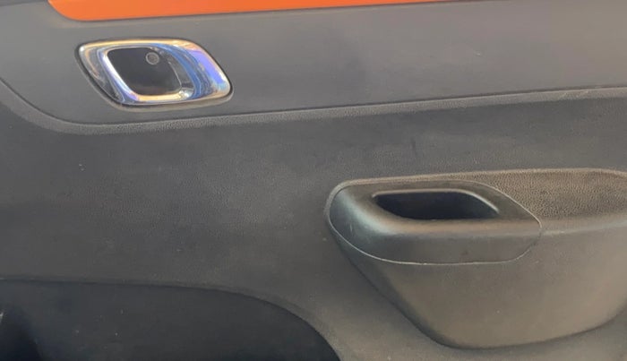 2020 Renault Kwid CLIMBER 1.0 (O), Petrol, Manual, 35,206 km, Driver Side Door Panels Control