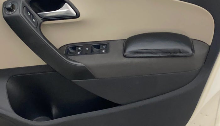 2013 Volkswagen Polo HIGHLINE1.2L, Petrol, Manual, 71,863 km, Driver Side Door Panels Control