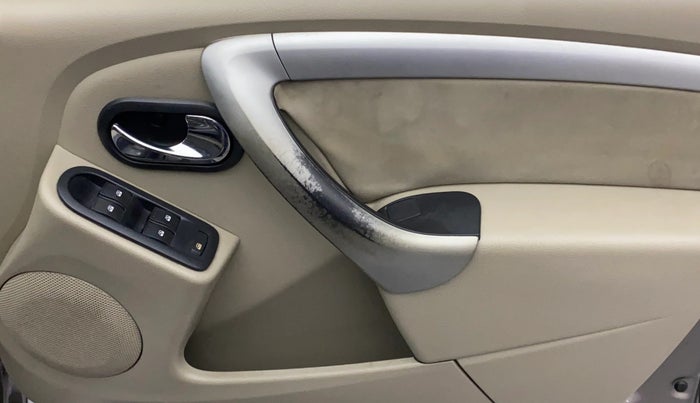 2014 Nissan Terrano XL (D), Diesel, Manual, 83,991 km, Driver Side Door Panels Control